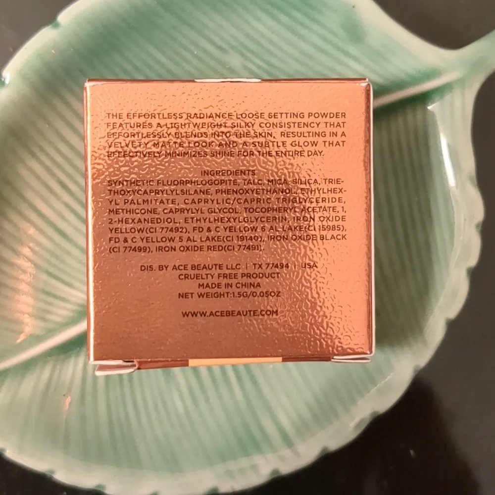 Loose Setting Powder - Picture 3 of 3